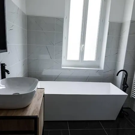 La Villa de l'Etoile Jacuzzi Borne d'arcade Casino *